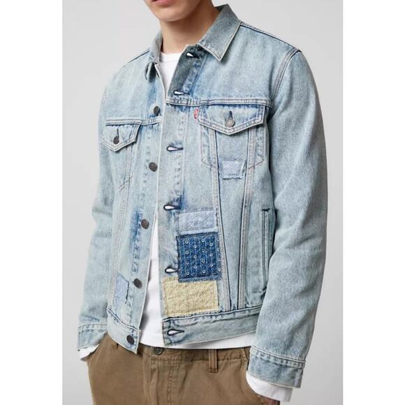 NWT LEVI'S JEAN JACKET MENS PREMIUM TRUCKER DISTRESSED PATCHWORK DENIM BLUE - Picture 1 of 14